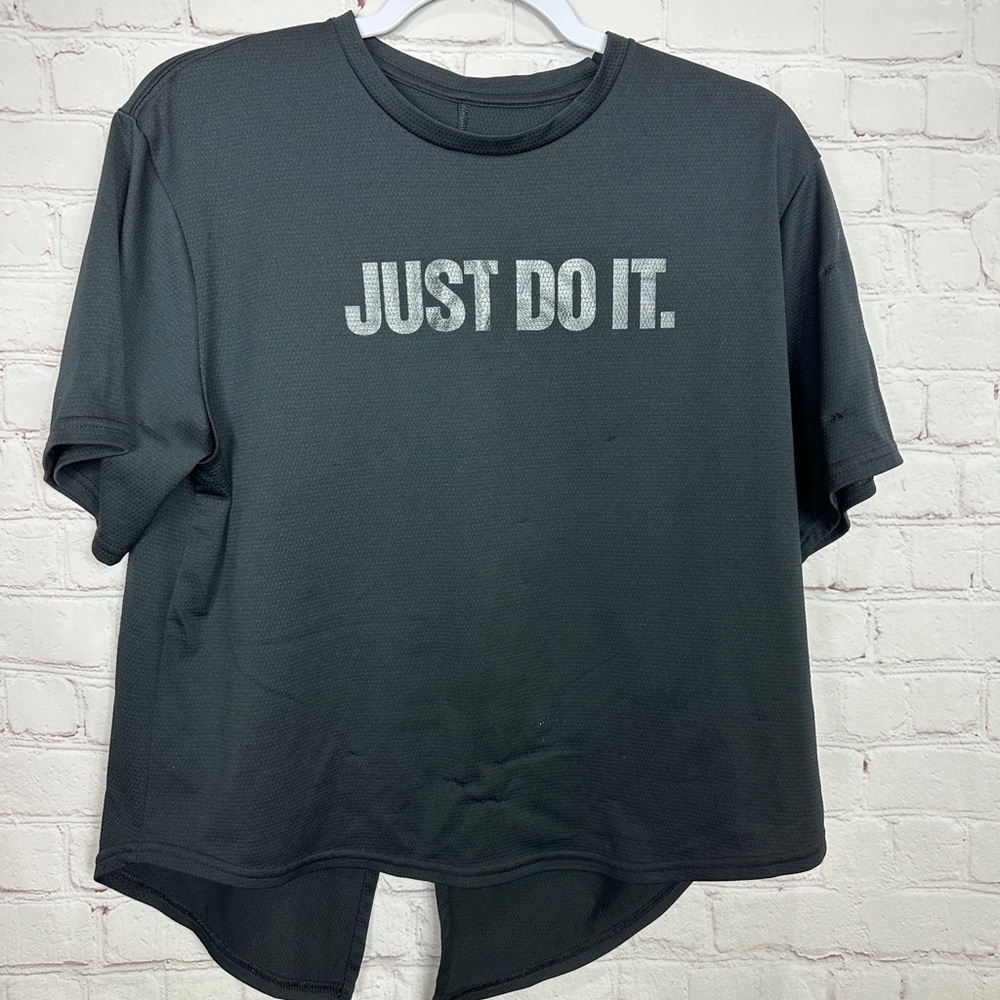 Nike Yoga Women’s Short Sleeve back tie Just Do It black print shirt, sz S